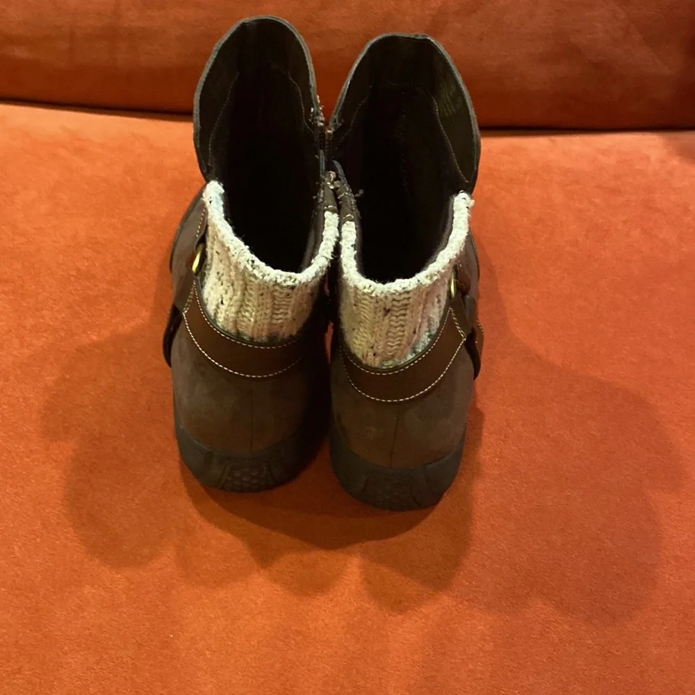 Naturalizer ankle brown leather boots 🥾 size 9